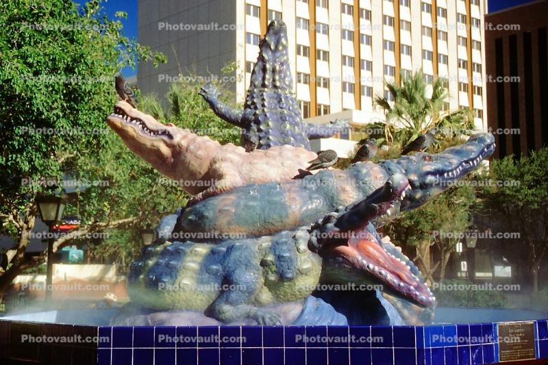 Los Lagartos, Alligator Fountain, downtown, El Paso, 31 October 1999
