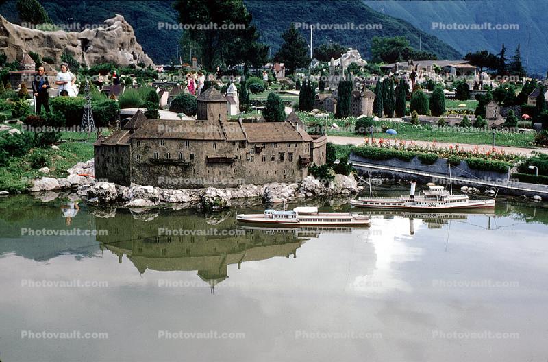 Castle, Lake, Mini Europe, Miniature Model Park, Bruparck