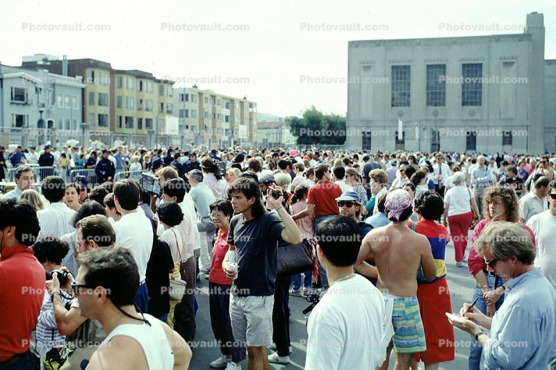 Crowds, People, Refugee Center, Marina district, Loma Prieta Earthquake (1989), 1980s