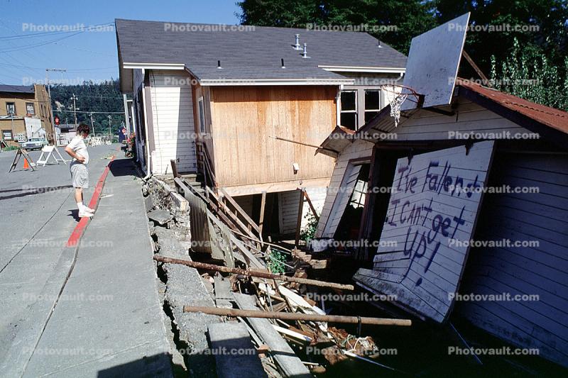 Rio Dell, May 1992, Destroyed, Building Structure