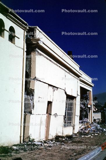 Destroyed buildings, 1971 San Fernando Valley Earthquake, 1970s