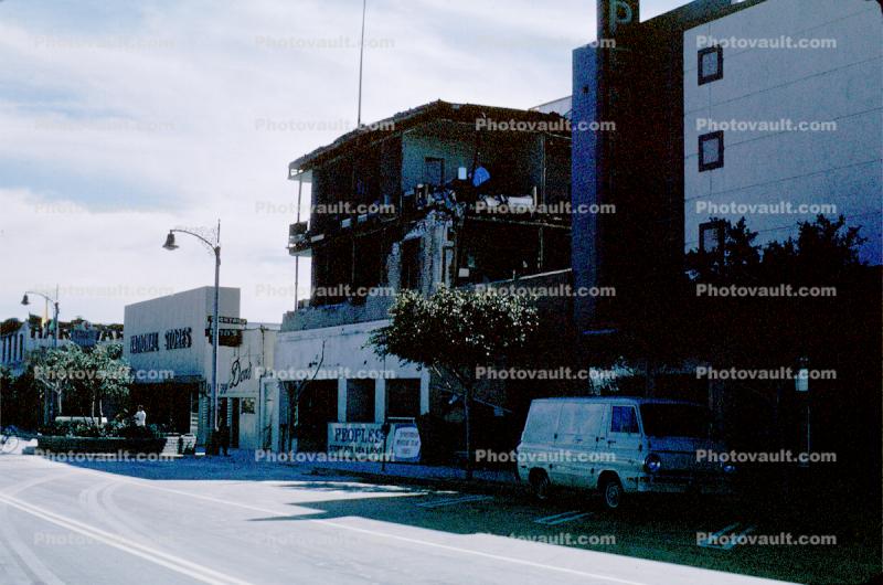 Van, buildings, 1971 San Fernando Valley Earthquake
