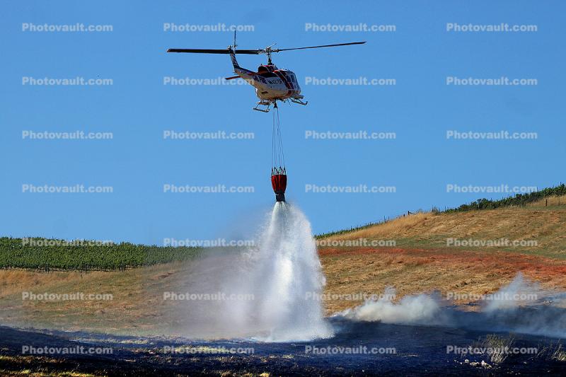 Cal Fire UH-1H Super Huey, Stony Point Road Fire, Grassland, Sonoma County