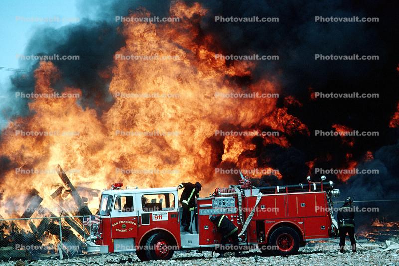Mission Bay, San Francisco, Seagrave Truck, Fire Engine, Flames from hell