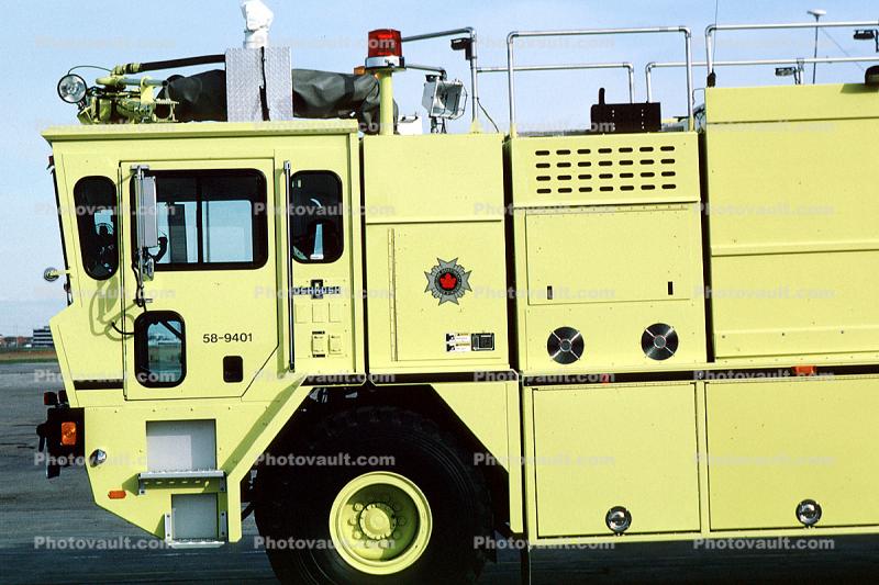 58-9401, 1994 Oshkosh T3000 crash tender, (1000/2400/142F/500 pounds dry chemical), Aircraft Rescue Fire Fighting, (ARFF)