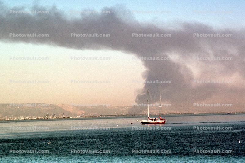 Large Fire in the East Bay, Oakland, California
