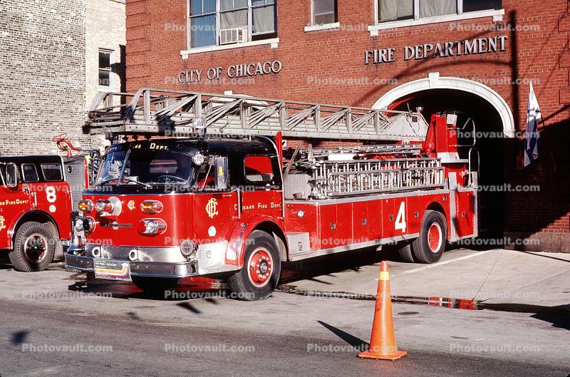 Chicago Fire Dept., Hook and Ladder Truck, American LaFrance