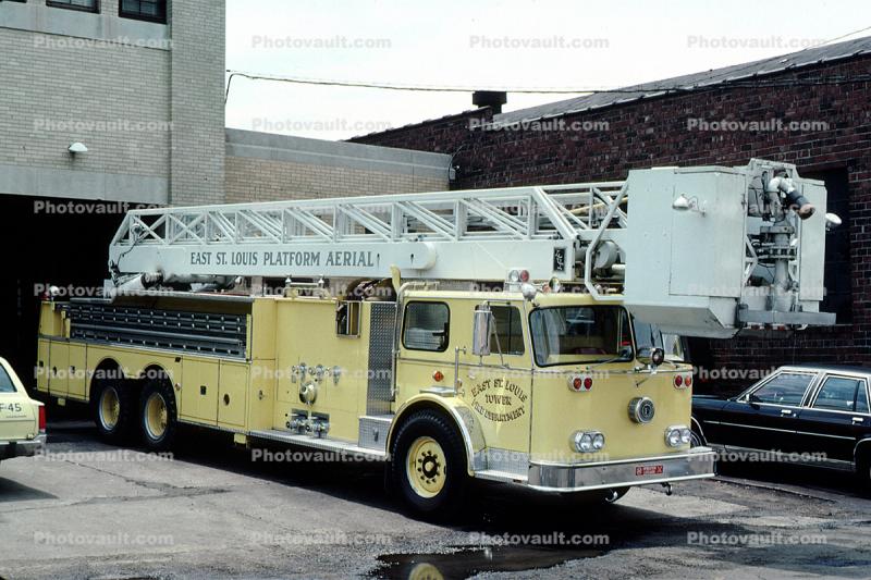East Saint Louis Platform Aerial, Fire Truck, American LaFrance, Ladder, Illinois