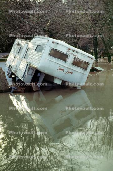 Pioneer Super Lion, Flooded trailer, campsite, 14 January 1995