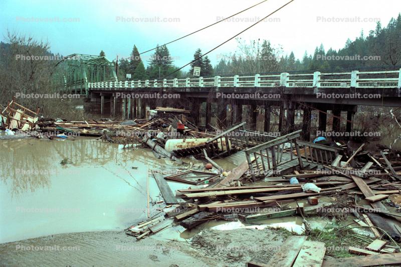 Detritus at abridge, Highway 116, 15 January 1995