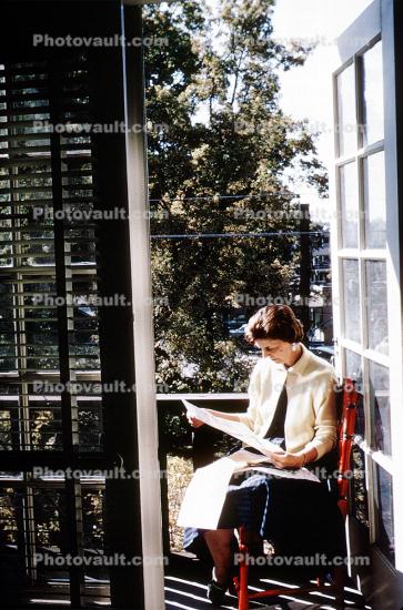 woman, reading, 1950s