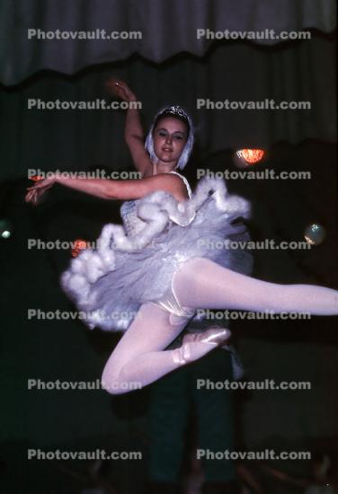 Ballet, Ballerina, December 1972, 1970s