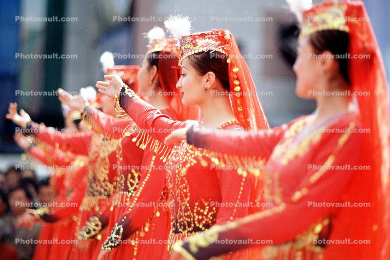 Ethnic Dance, costume