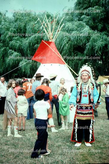 American Indians Festival, warbonnet, Ohio, August 1976, 1970s