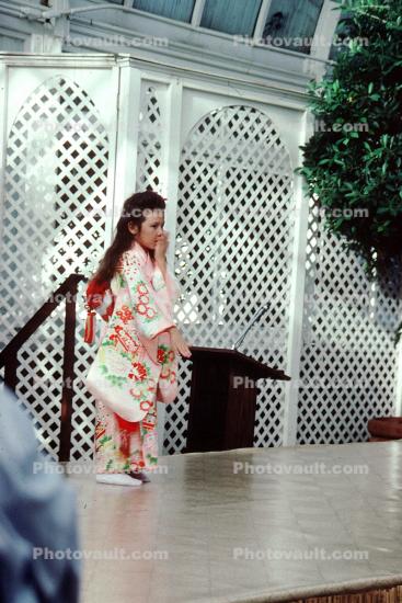 Kimono, Girl, Stage, Performance