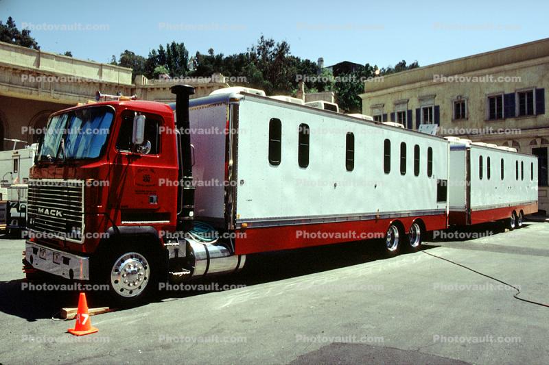 Dressing Rooms, Make-up truck, trailers