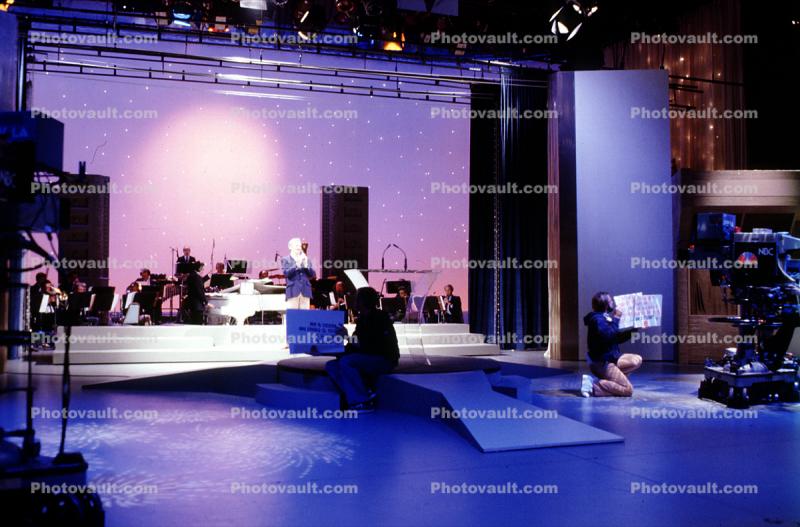 Hal Linden, Telethon, Sound Stage, studio, Video Camera, End Hunger Network, 9 April 1983