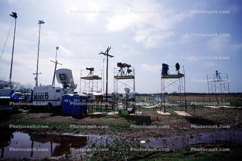 News Media camp for the Waco siege, towers, vans, telescopic Microwave Transmitter, 1993