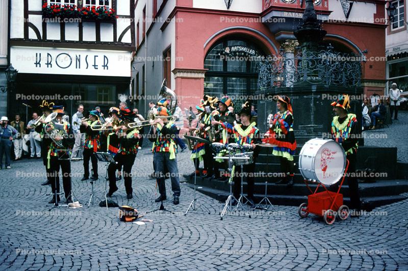 Oktoberfest Band Concert, Oompa Band, Bernkastel-Kues, on the Middle Moselle, Bernkastel-Wittlich, Rhineland-Palatinate, Germany, Trombones, Tuba, Trumpet, Clarinet, Drum, Oom-pah, Oompah or Umpapa