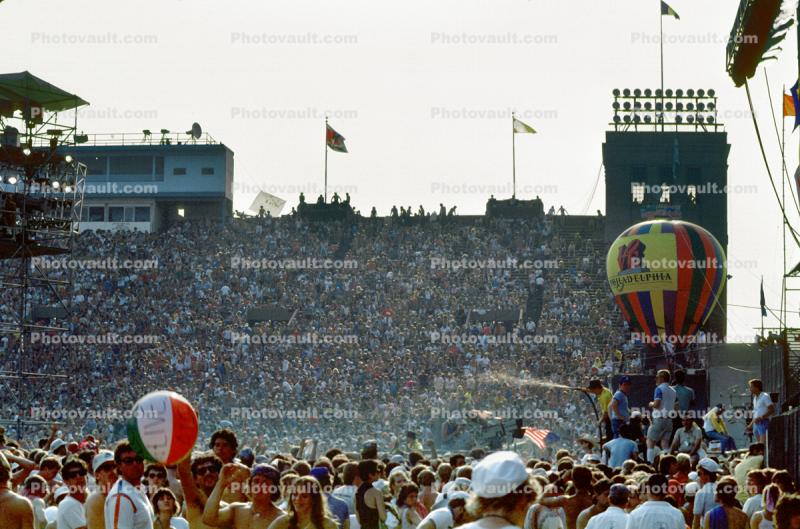 Water Spray, Audience, People, Crowds, JFK Stadium, Live Aid Benefit Concert, Philadelphia, Spectators, 1985