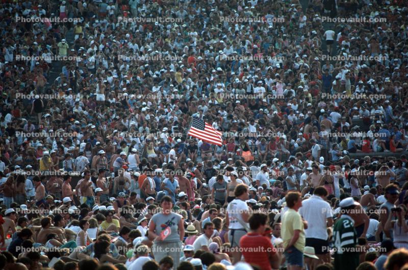JFK Stadium, Live Aid Benefit Concert, 1985, Audience, People, Crowds, Spectators