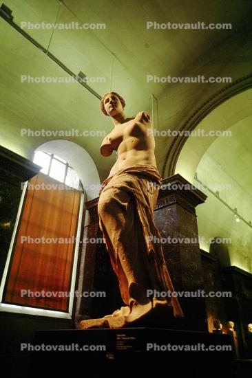 Statue of Venus, female, armless, robes
