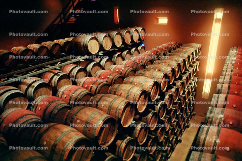 wine barrels, Oak Aging barrels, Wood, Wooden Barrels, Fermenting Tanks