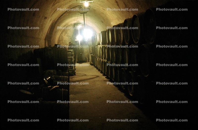 Rhiems, France, Oak Aging barrels, Wood, Wooden Barrels, Fermenting Tanks