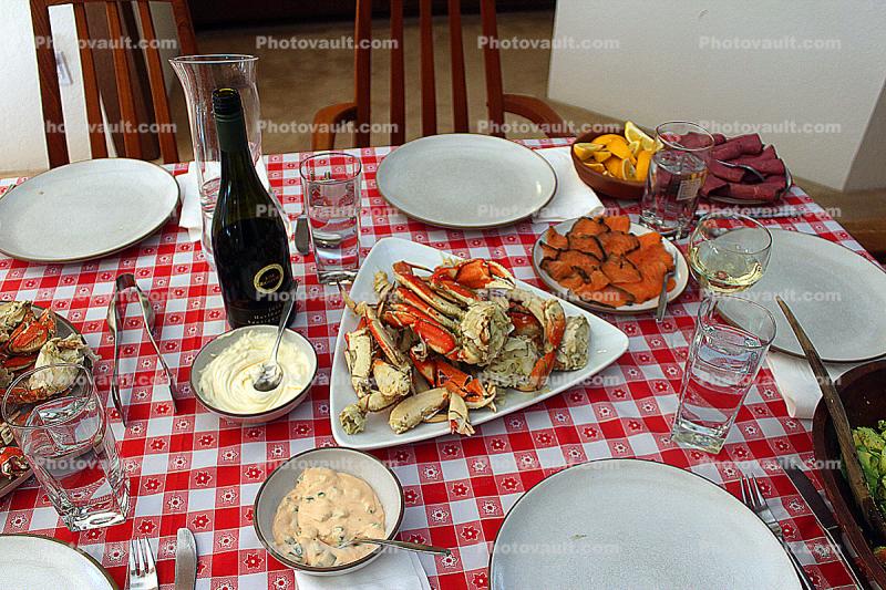 Cracked Dungeness Crab, plate, table, meal, dinner, seafood