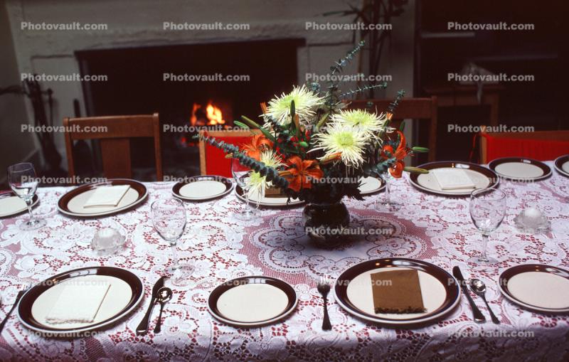 Dinner Plates, Table Setting, Flowers