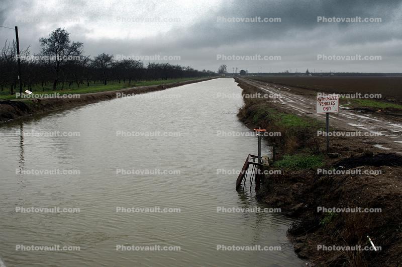 Main Canal, Aqueduct, Highway-33, Vernalis, San Joaquin Valley