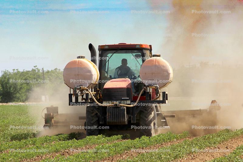 Tractor, Ferilizer, dust, tanks, fields