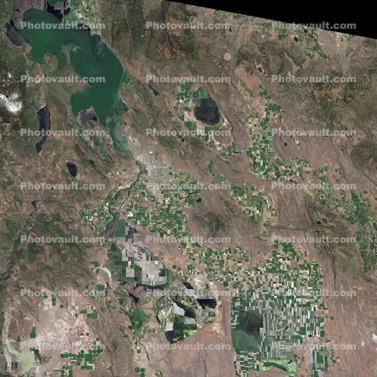 Drought in the Klamath River Basin, patchwork, checkerboard patterns, farmfields