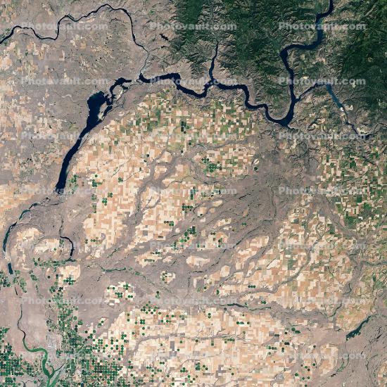 Washington State?s Grand Coulee Dam, Franklin Delano Roosevelt Lake, Columbia River, patchwork, checkerboard patterns, farmfields