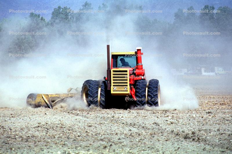 Versatile 850 Tractor, Rotary Disk Plow, dust, mechanization, heavy equipment, Coachella, California, Dirt, soil