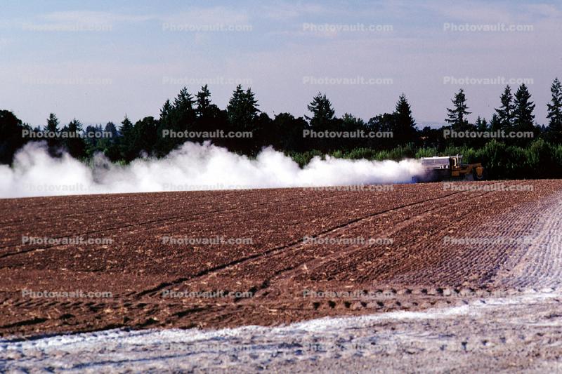 Dispensing Fertilizer, Dirt, soil