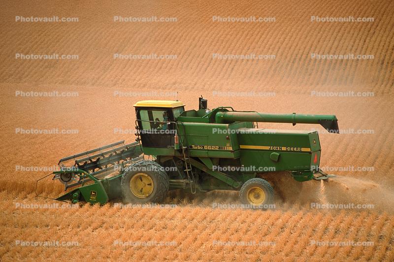 John Deere Turbo 6622 Combine, Harvesting Wheat with Mechanized Combines, farmfield, wheat field, swather, windrower