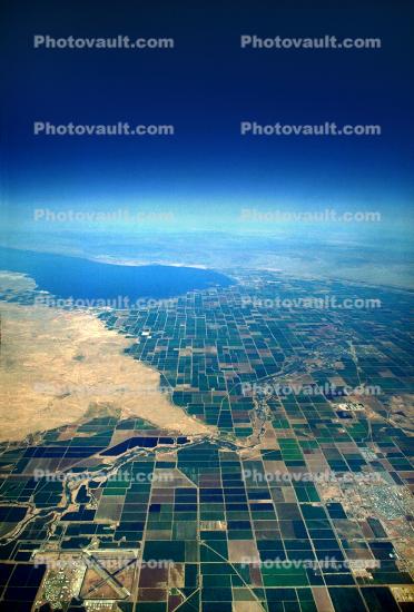 Imperial Valley looking north, Brawley, El Centro, Salton Sea, Naval Air Facility El Centro, Endorheic Lake, patchwork, checkerboard patterns, farmfields, Dirt, soil