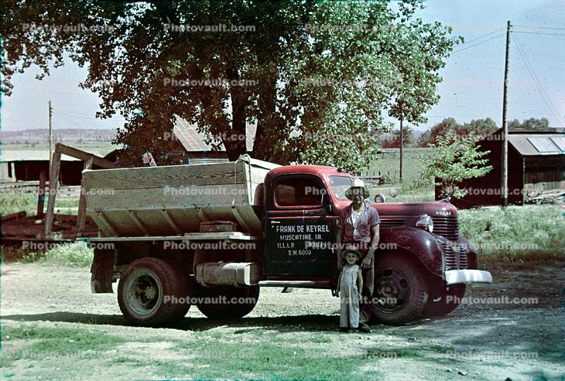Dump Truck, Frank de Keyrel, Muscatine, Iowa, diesel, 1940s