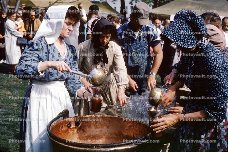 Women, Apple Butter, bonnets, Parke County Indiana, 1966, 1960s