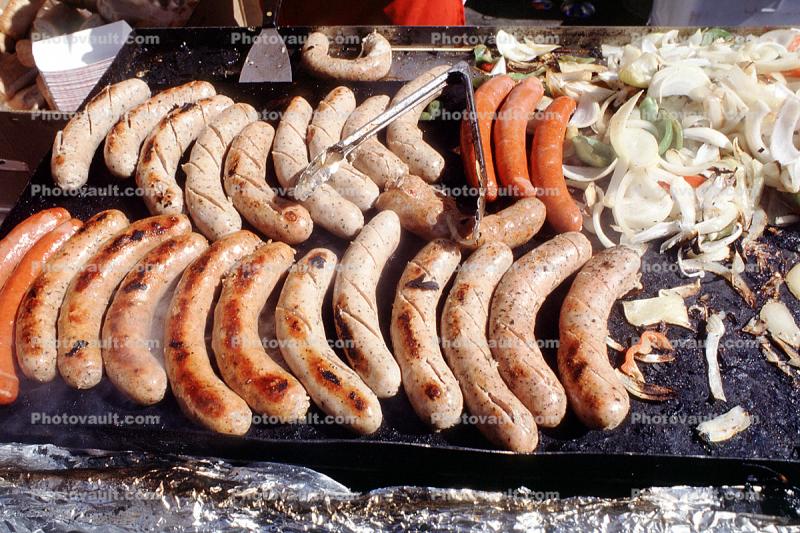onion, hot dog, wiener, sausage, meat, tubesteak, hotdog