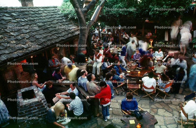 Crowded Restaurant, outdoors, exterior