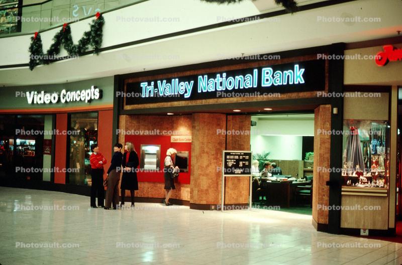 Tri-Valley National Bank, Mall