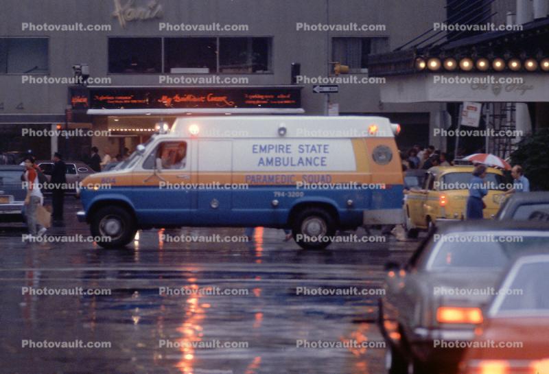 Ambulance, New York City, flashing lights