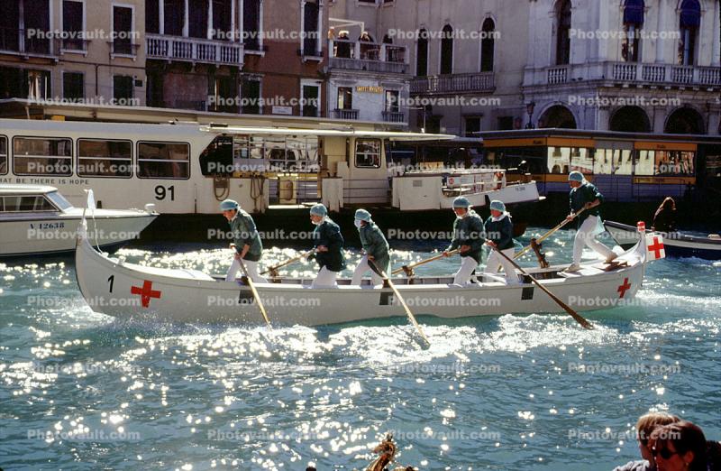Ambulance Canoe, Venice