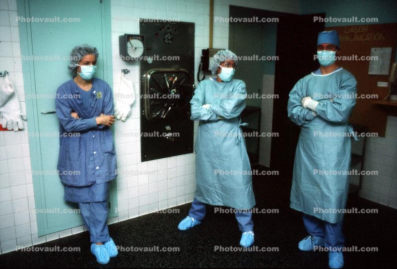 Operating Room, Doctor, Surgeon, Nurse, surgical gloves, mask, post operation