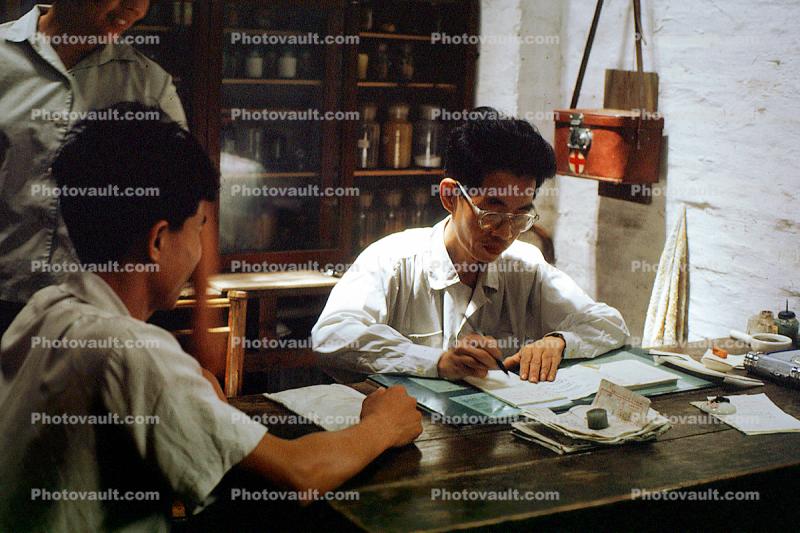 Apothecary Desk, Man, Male, Chinese Medicine, lab, drugs, China, June 1973, 1970s