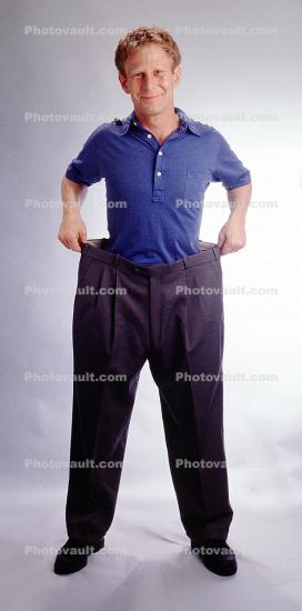 Panorama, Man shows off weight loss, baggy pants