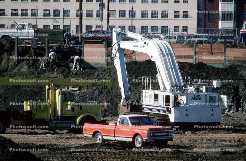 Excavator, Construction of the George Moscone Center
