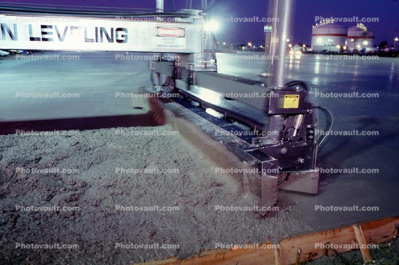 Leveling Machine, device, leveler, early morning pouring cement for a large floor